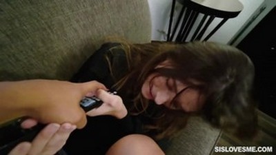 Брат и сестра, Молодые, С разговорами, Красивый, Дома, HD качество, Alex Jones, Wednesday Parker, SisLovesMe,