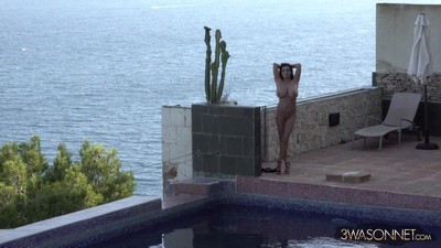 Зрелые, Мамаши, Красивое, Эротика, В одежде, Большая Грудь, Брюнетки,