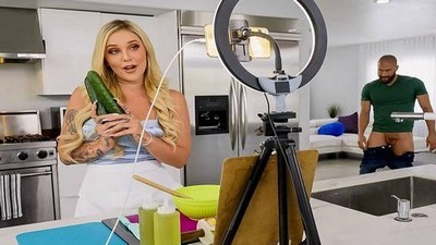 Мамки, Большие жопы, Блондинки, Кончил в рот, На кухне, На столе, С матерью, С сыном, Раком, На полу,