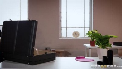 Большие жопы, Блондинки, Юбка, На столе, Красивое бельё, Кончил на лицо, В офисе,