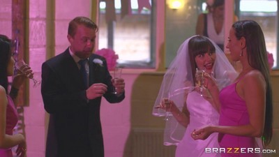 В одежде, Красивые попки, Анальный, В чулках, Втроем, ЖМЖ, Измена,