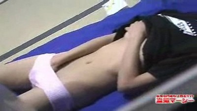 Брюнетки, В одежде, Маленькие сиськи, Скрытая камера, Трусики, Худые, Азиатки, Красивое, Мастурбация, Молодые, На скрытую камеру,