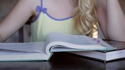 Блондинки, Волосатые, Лесбиянки, Мастурбация, Оральный, Студенты, В чулках, Мачеха, Зрелые в чулках, Кунилингус, Женский оргазм,